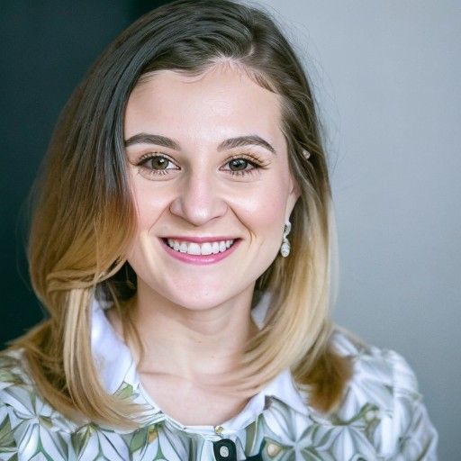 ABOUT S&S MARKETING 4 Professional headshot of Daniele Ramacey, SEO and Lead Generation Specialist at SEO SEA Marketing.